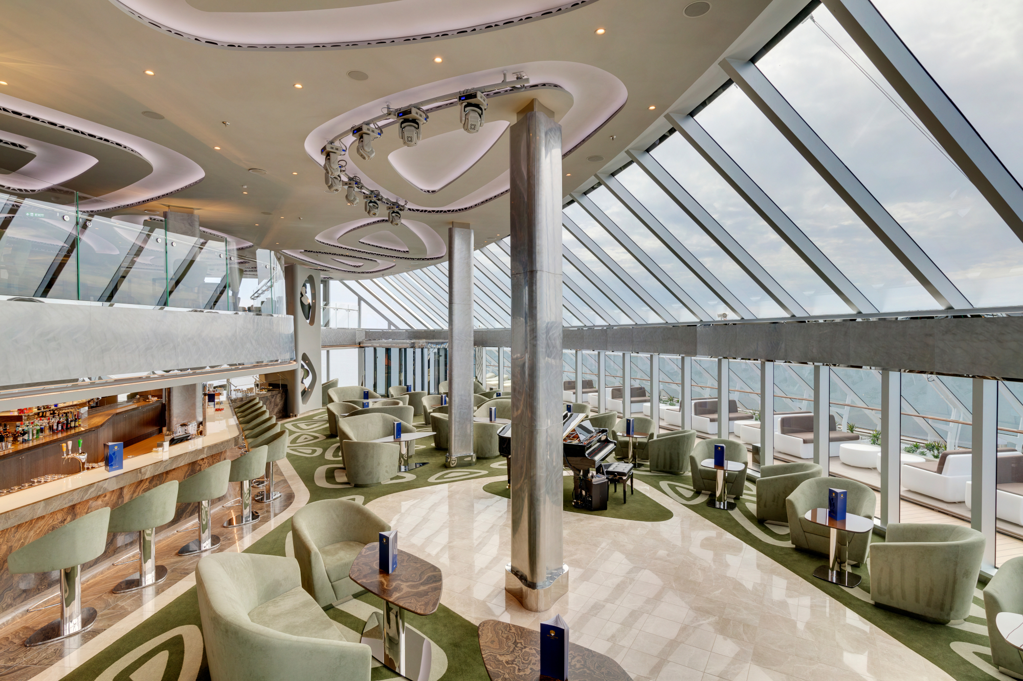 MyCruise MSC Seaview Offentlige-arealer Barer-lounger-atrium13
